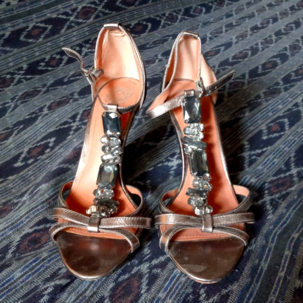 Size 8 Vince Camuto silver heels
